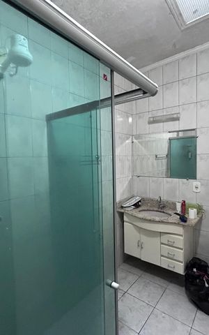 Casa à venda com 176m², 3 quartos e 2 vagasBanheiro social 1