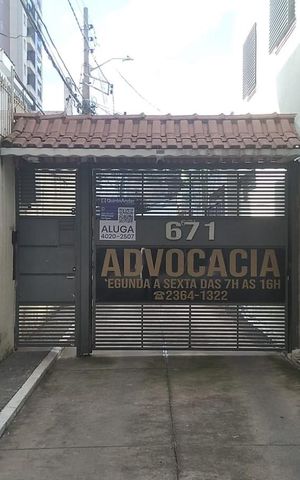 Casa para alugar com 150m², 3 quartos e 1 vaga Casa para alugar com 150m², 3 quartos e 1 vagaFachada