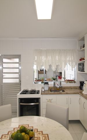 Casa para alugar com 150m², 3 quartos e 1 vagaCozinha