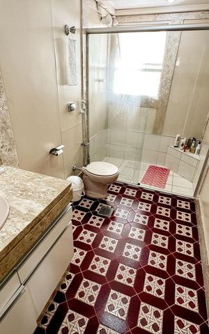 Apartamento à venda com 220m², 4 quartos e 3 vagas Apartamento à venda com 220m², 4 quartos e 3 vagasBanheiro