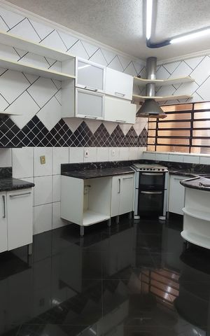 Casa à venda com 185m², 3 quartos e 3 vagas Casa à venda com 185m², 3 quartos e 3 vagasCozinha