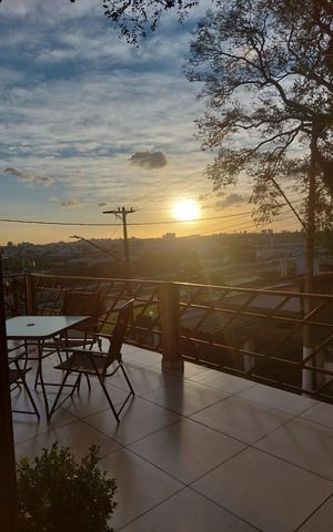 Casa à venda com 185m², 3 quartos e 3 vagas Casa à venda com 185m², 3 quartos e 3 vagasVista sa sacada