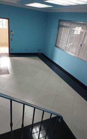 Casa à venda com 185m², 3 quartos e 3 vagas Casa à venda com 185m², 3 quartos e 3 vagasSala