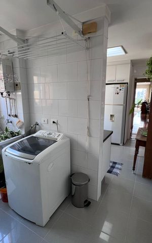 Apartamento para alugar com 122m², 2 quartos e 3 vagas Apartamento para alugar com 122m², 2 quartos e 3 vagasÁrea de serviço