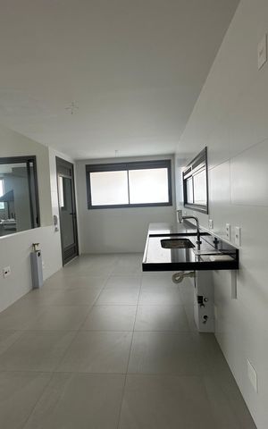 Apartamento à venda com 239m², 3 quartos e 4 vagas Apartamento à venda com 239m², 3 quartos e 4 vagasCozinha