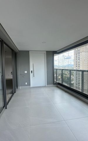 Apartamento à venda com 239m², 3 quartos e 4 vagas Apartamento à venda com 239m², 3 quartos e 4 vagasVaranda da Sala