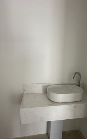 Apartamento à venda com 239m², 3 quartos e 4 vagas Apartamento à venda com 239m², 3 quartos e 4 vagasLavabo