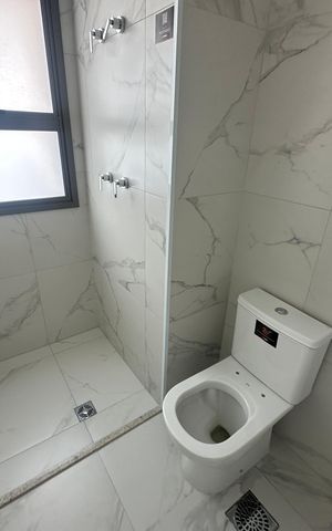 Apartamento à venda com 239m², 3 quartos e 4 vagas Apartamento à venda com 239m², 3 quartos e 4 vagasBanheiro da Suíte 2