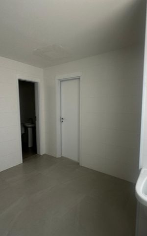 Apartamento à venda com 239m², 3 quartos e 4 vagas Apartamento à venda com 239m², 3 quartos e 4 vagasÁrea de Serviço