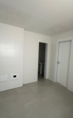 Apartamento à venda com 239m², 3 quartos e 4 vagas Apartamento à venda com 239m², 3 quartos e 4 vagasÁrea de Serviço