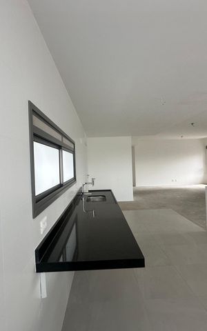Apartamento à venda com 239m², 3 quartos e 4 vagas Apartamento à venda com 239m², 3 quartos e 4 vagasCozinha