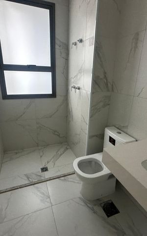 Apartamento à venda com 239m², 3 quartos e 4 vagas Apartamento à venda com 239m², 3 quartos e 4 vagasBanheiro da Suíte 3
