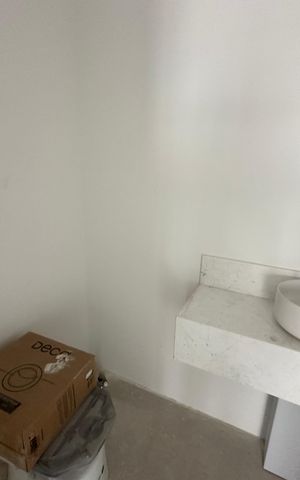 Apartamento à venda com 239m², 3 quartos e 4 vagas Apartamento à venda com 239m², 3 quartos e 4 vagasLavabo