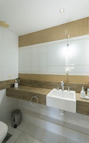 Apartamento à venda com 74m², 2 quartos e 1 vagaBanheiro Suíte