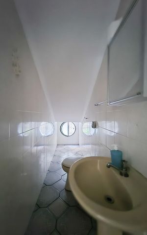 Casa à venda com 264m², 3 quartos e 2 vagas Casa à venda com 264m², 3 quartos e 2 vagasLavabo