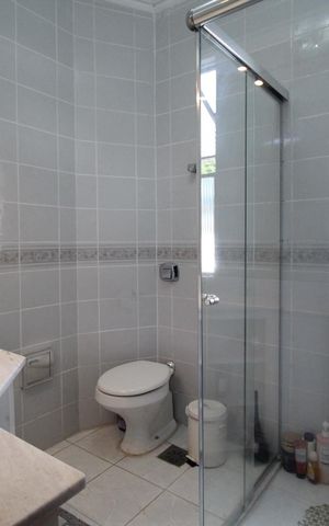 Apartamento à venda com 184m², 4 quartos e 2 vagasBanheiro