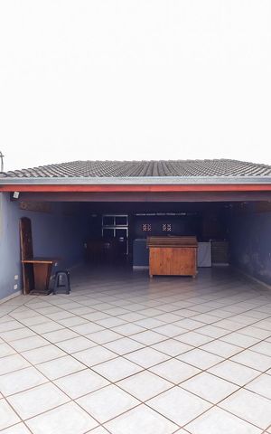 Casa à venda com 120m², 4 quartos e 2 vagasTerraço