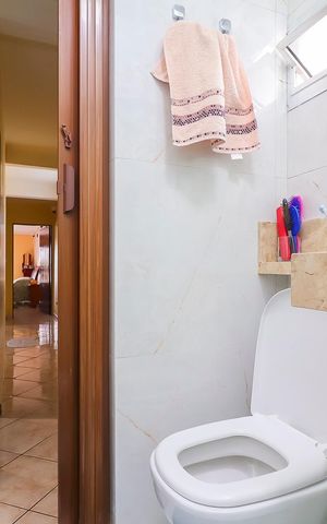 Casa à venda com 120m², 4 quartos e 2 vagasBanheiro