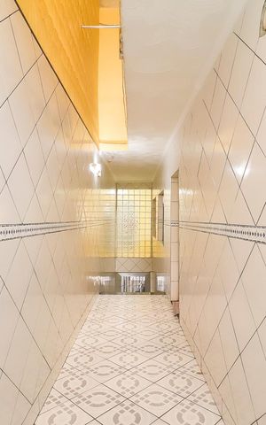 Casa à venda com 120m², 4 quartos e 2 vagasCorredor Externo