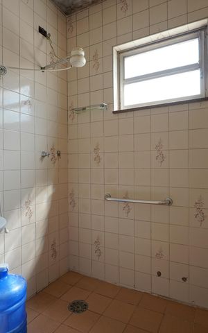Casa à venda com 105m², 4 quartos e 2 vagasBanheiro Casa 1