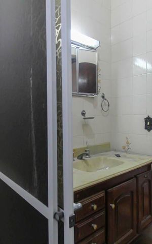 Casa à venda com 125m², 3 quartos e 2 vagas Casa à venda com 125m², 3 quartos e 2 vagasBanheiro 1