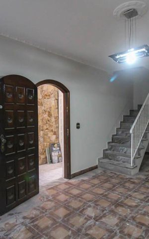Casa à venda com 125m², 3 quartos e 2 vagas Casa à venda com 125m², 3 quartos e 2 vagasSala