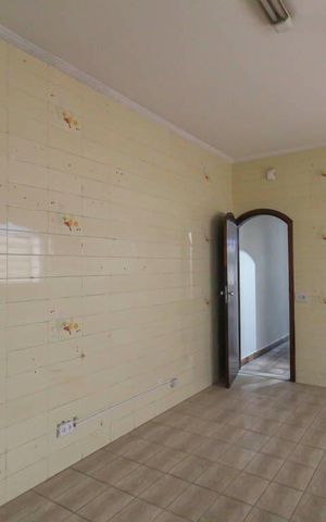 Casa à venda com 125m², 3 quartos e 2 vagas Casa à venda com 125m², 3 quartos e 2 vagasCozinha