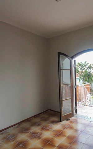 Casa à venda com 125m², 3 quartos e 2 vagas Casa à venda com 125m², 3 quartos e 2 vagasSuite