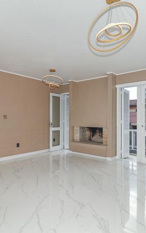 Casa à venda com 223m², 3 quartos e 2 vagasSala