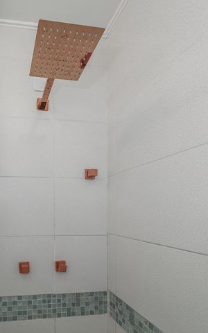 Casa à venda com 223m², 3 quartos e 2 vagasBanheiro da Suíte