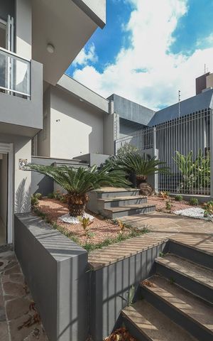 Casa à venda com 223m², 3 quartos e 2 vagasFachada