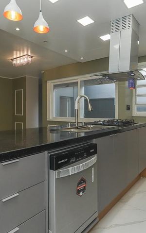 Casa à venda com 223m², 3 quartos e 2 vagasCozinha