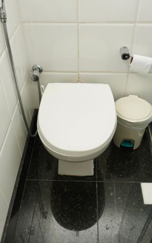 Apartamento à venda com 85m², 3 quartos e 2 vagas Apartamento à venda com 85m², 3 quartos e 2 vagasBanheiro Social