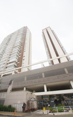 Apartamento à venda com 85m², 2 quartos e 2 vagasFachada