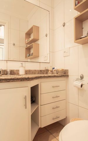 Apartamento à venda com 100m², 4 quartos e 2 vagas Apartamento à venda com 100m², 4 quartos e 2 vagasBanheiro da Suíte