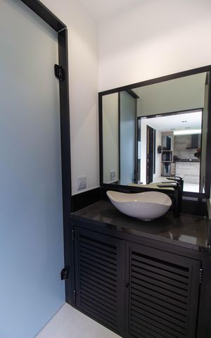 Casa à venda com 300m², 2 quartos e 2 vagas