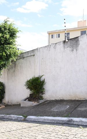 Apartamento à venda com 49m², 2 quartos e 1 vagaPlaca instalada na fachada do condomínio - Código da placa: HBJM-60