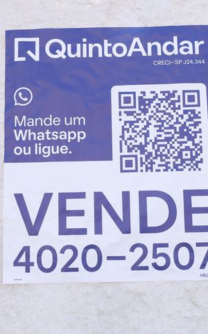 Apartamento à venda com 49m², 2 quartos e 1 vagaPlaca instalada na fachada do condomínio - Código da placa: HBJM-60