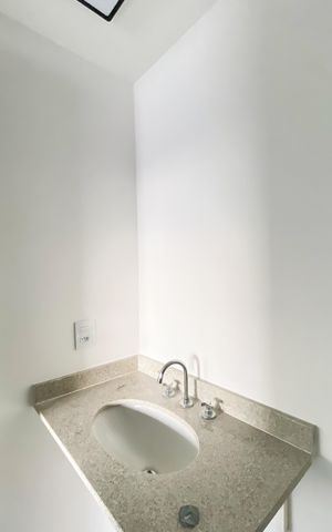 Apartamento à venda com 72m², 2 quartos e 1 vaga Apartamento à venda com 72m², 2 quartos e 1 vagaBanheiro