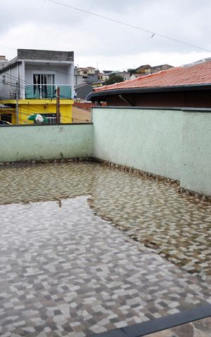 Casa à venda com 120m², 2 quartos e 2 vagas Casa à venda com 120m², 2 quartos e 2 vagasVaranda
