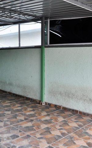 Casa à venda com 120m², 2 quartos e 2 vagas Casa à venda com 120m², 2 quartos e 2 vagasVaranda