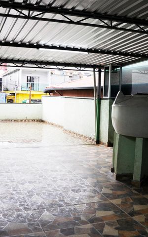 Casa à venda com 120m², 2 quartos e 2 vagas Casa à venda com 120m², 2 quartos e 2 vagasVaranda