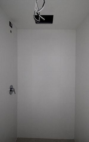 Apartamento à venda com 83m², 1 quarto e sem vagaBanheiro da Suíte 1