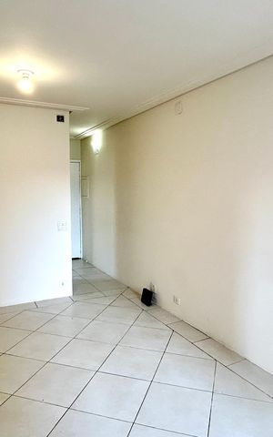 Apartamento à venda com 78m², 3 quartos e 1 vaga Apartamento à venda com 78m², 3 quartos e 1 vagaSala