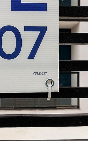 Apartamento à venda com 90m², 2 quartos e 1 vaga Apartamento à venda com 90m², 2 quartos e 1 vagaPlaca