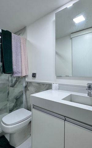 Apartamento à venda com 240m², 3 quartos e 3 vagasSuíte 2 - Banheiro