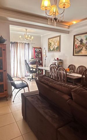 Casa à venda com 101m², 3 quartos e 2 vagas