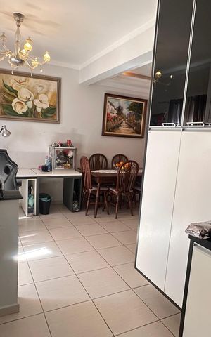 Casa à venda com 101m², 3 quartos e 2 vagas