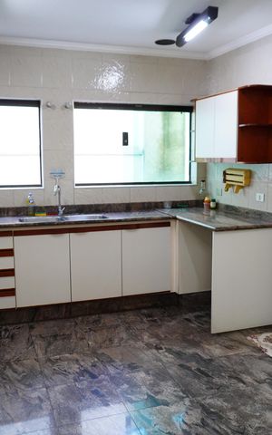 Casa para alugar com 542m², 5 quartos e 4 vagasCozinha