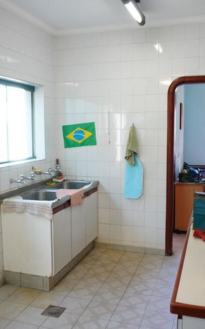 Casa para alugar com 542m², 5 quartos e 4 vagasCozinha